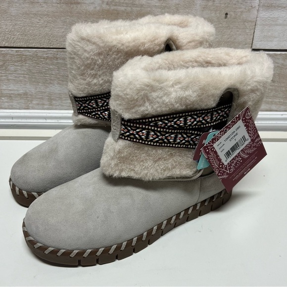 Muk Luks‎ Boots Womens 7 Stone Gray Suede Cuffed Water Repellent Montauk New - Picture 2 of 13
